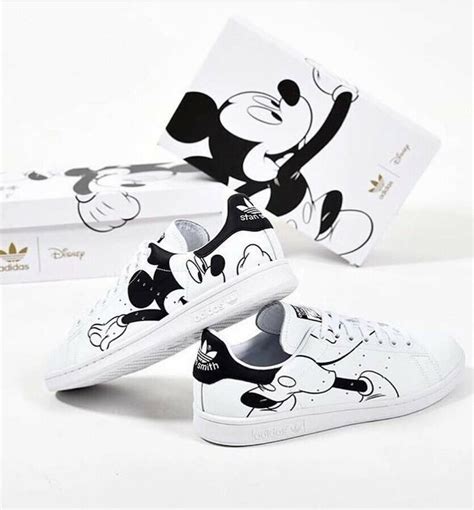 Disney x Stan Smith 'Black & White Mickey Mouse'.